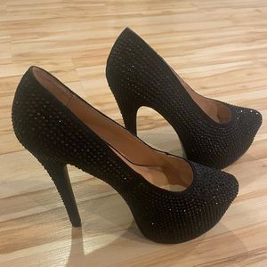 Stunning Black Rhinestone Steve Madden “Damsel” Heels size 6M